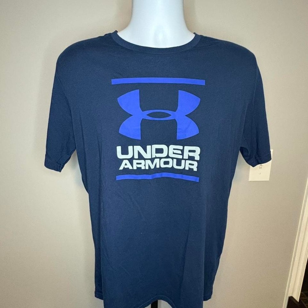 Navy Under Armour tee